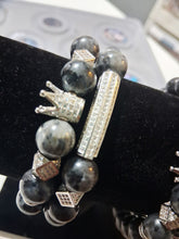 Load image into Gallery viewer, Men 2 piece bracelet set with crown
